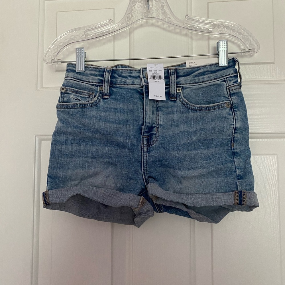 AMERICAN EAGLE HI RISE SHORTIE NEW WITH TAGS. SIZE 0 NEVER WORN
